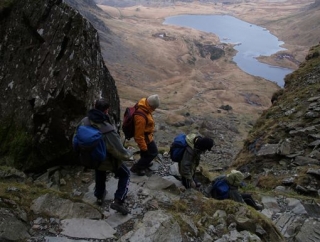 Descendiendo a Loch Avon